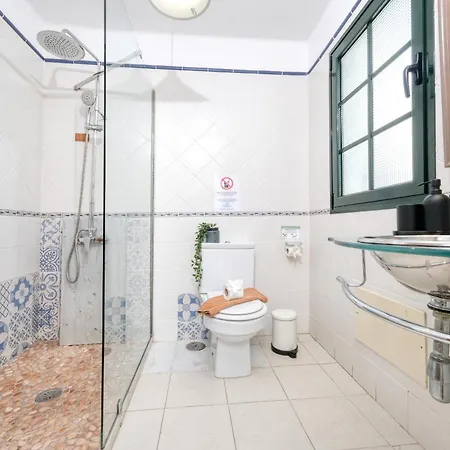 펜션 Casa Hibiscus - Shared Pool And Bbq - Close To Seafront Promenade By Lanzarote *
