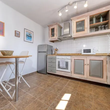 בית נופש Casa Hibiscus - Shared Pool And Bbq - Close To Seafront Promenade By Lanzarote *