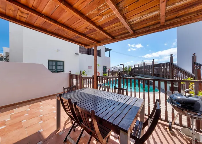 Casa Hibiscus - Shared Pool And Bbq - Close To Seafront Promenade By Lanzarote Semesterbostad
