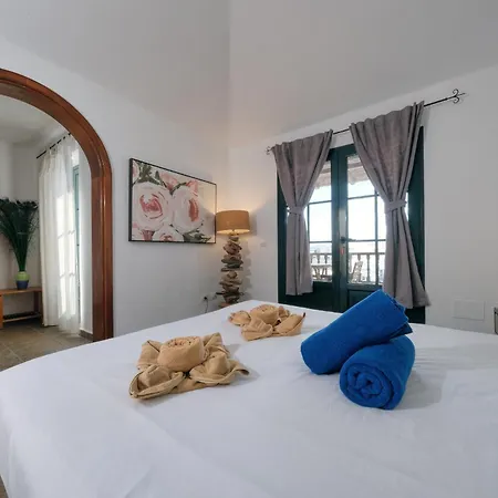 Casa Hibiscus - Shared Pool And Bbq - Close To Seafront Promenade By Lanzarote Ferienhaus Punta Mujeres