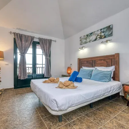 Casa Hibiscus - Shared Pool And Bbq - Close To Seafront Promenade By Lanzarote Punta Mujeres