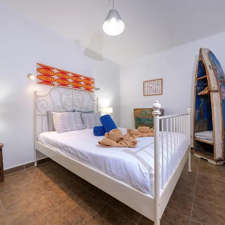 Casa Hibiscus - Shared Pool And Bbq - Close To Seafront Promenade By Lanzarote Ferienhaus