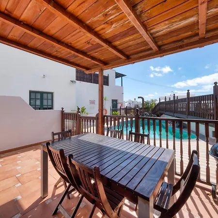 Casa Hibiscus - Shared Pool And Bbq - Close To Seafront Promenade By Lanzarote 別荘