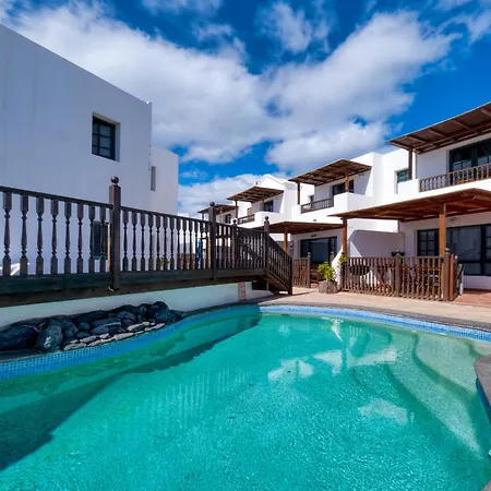 Ferienhaus Casa Hibiscus - Shared Pool And Bbq - Close To Seafront Promenade By Lanzarote Punta Mujeres