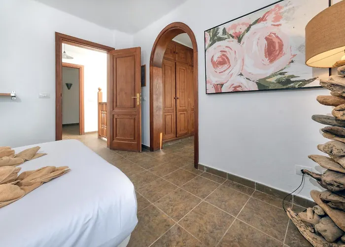 Casa Hibiscus - Shared Pool And Bbq - Close To Seafront Promenade By Lanzarote Dom wakacyjny *