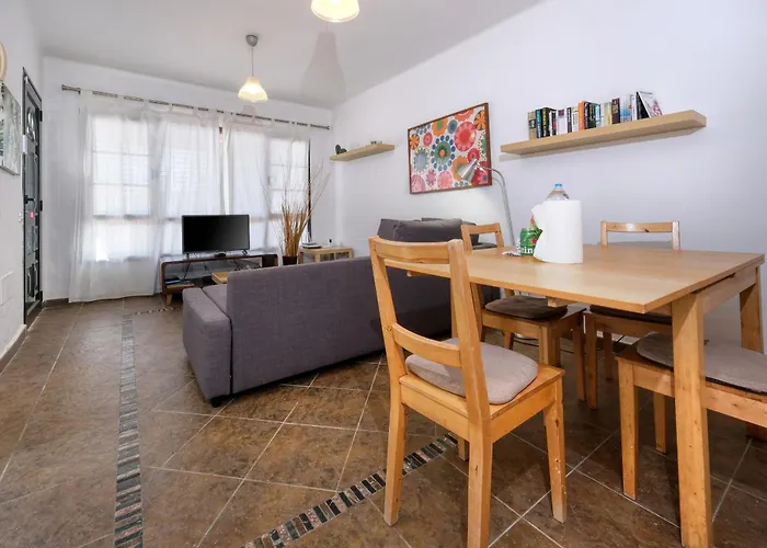 Dom wakacyjny Casa Hibiscus - Shared Pool And Bbq - Close To Seafront Promenade By Lanzarote Punta Mujeres